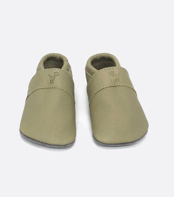 Anna und Paul Classic Lederslipper Schilf Grün