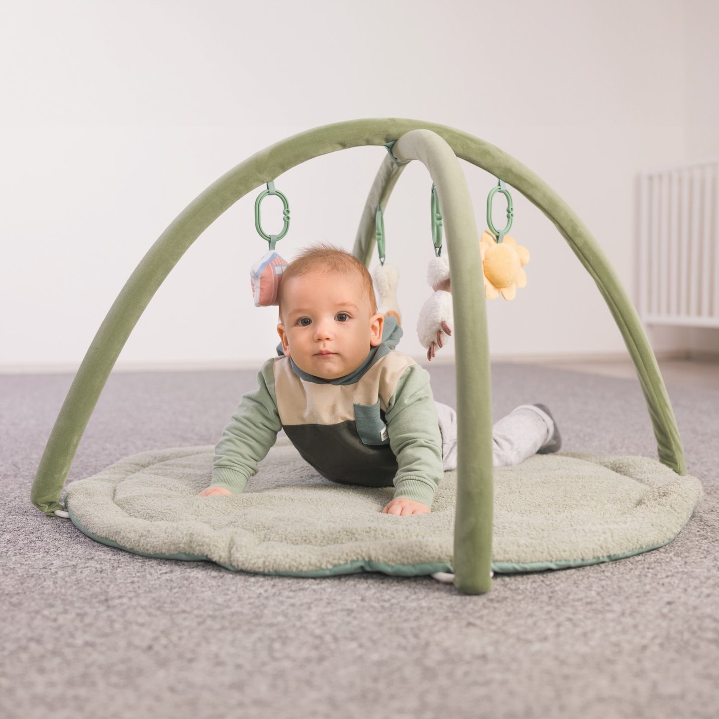 Fillikid Babygym Spielbogen Tierfreunde Salbei