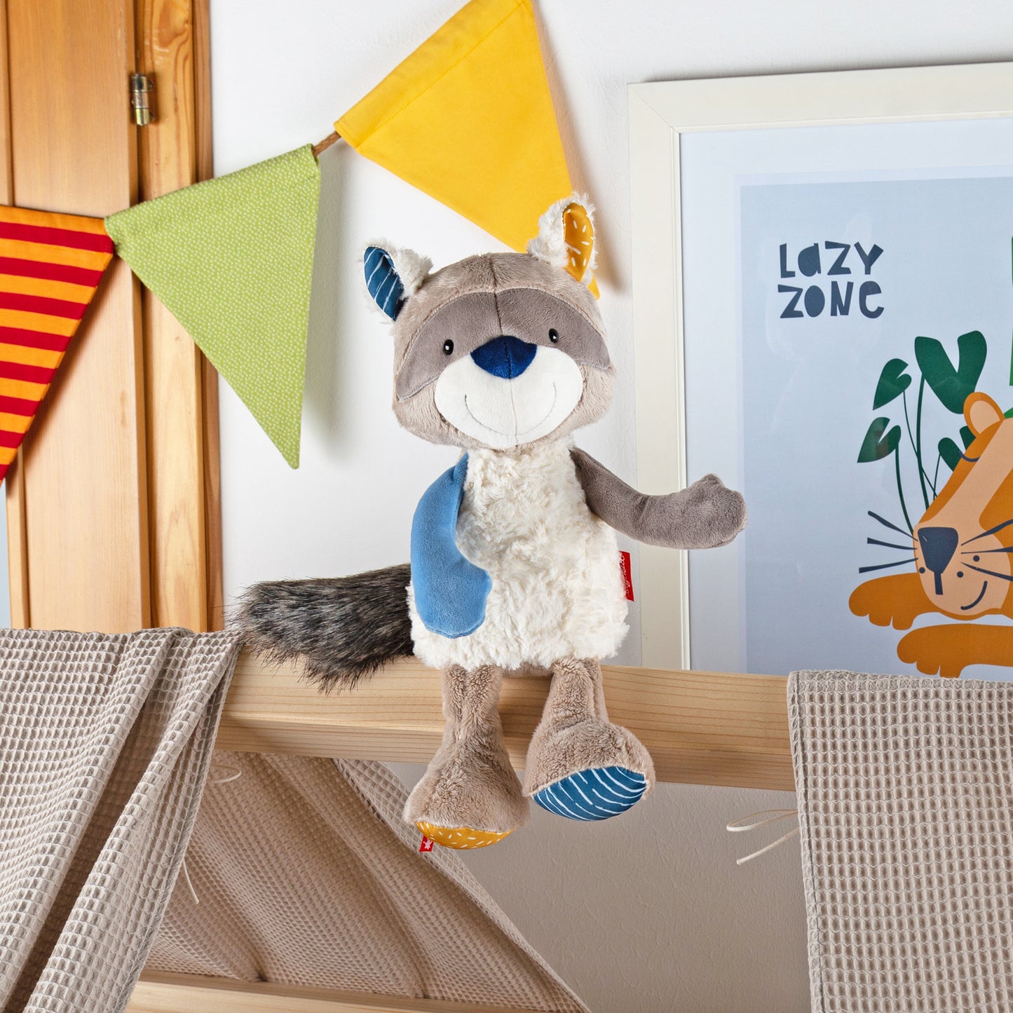 Sigikid Plueschtier Waschbär Sweety Patchwork