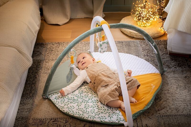 Vulli Babygym Gymcenter Krabbeldecke mit Spielbogen Sophie la girafe 0m+