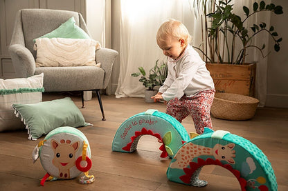 Vulli Sophie la girafe Spielkissen Baby dreiteiliger Motoriktrainer 6M+