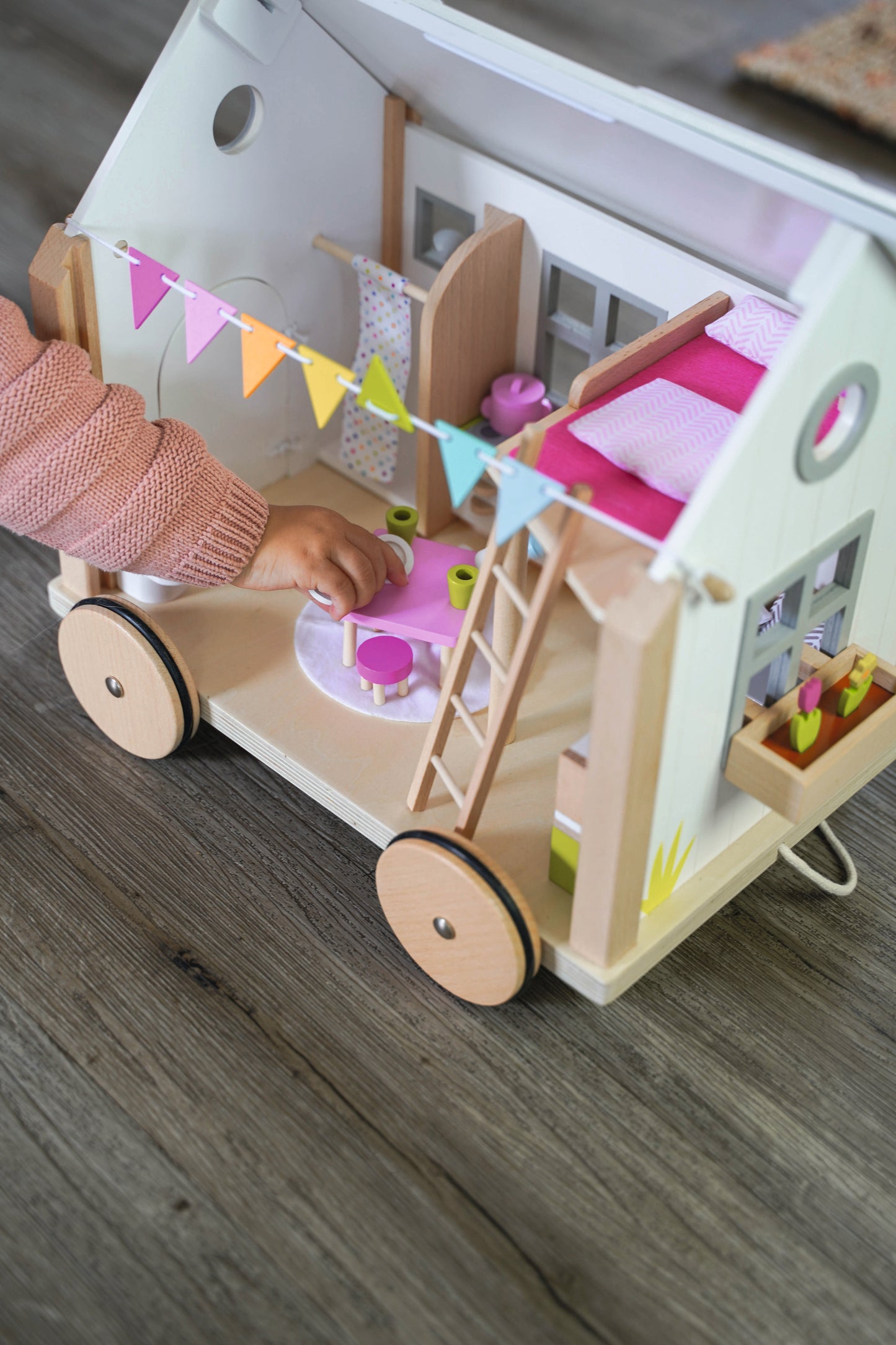goki 66 Bunter Puppenwagen Tiny Haus Hygge