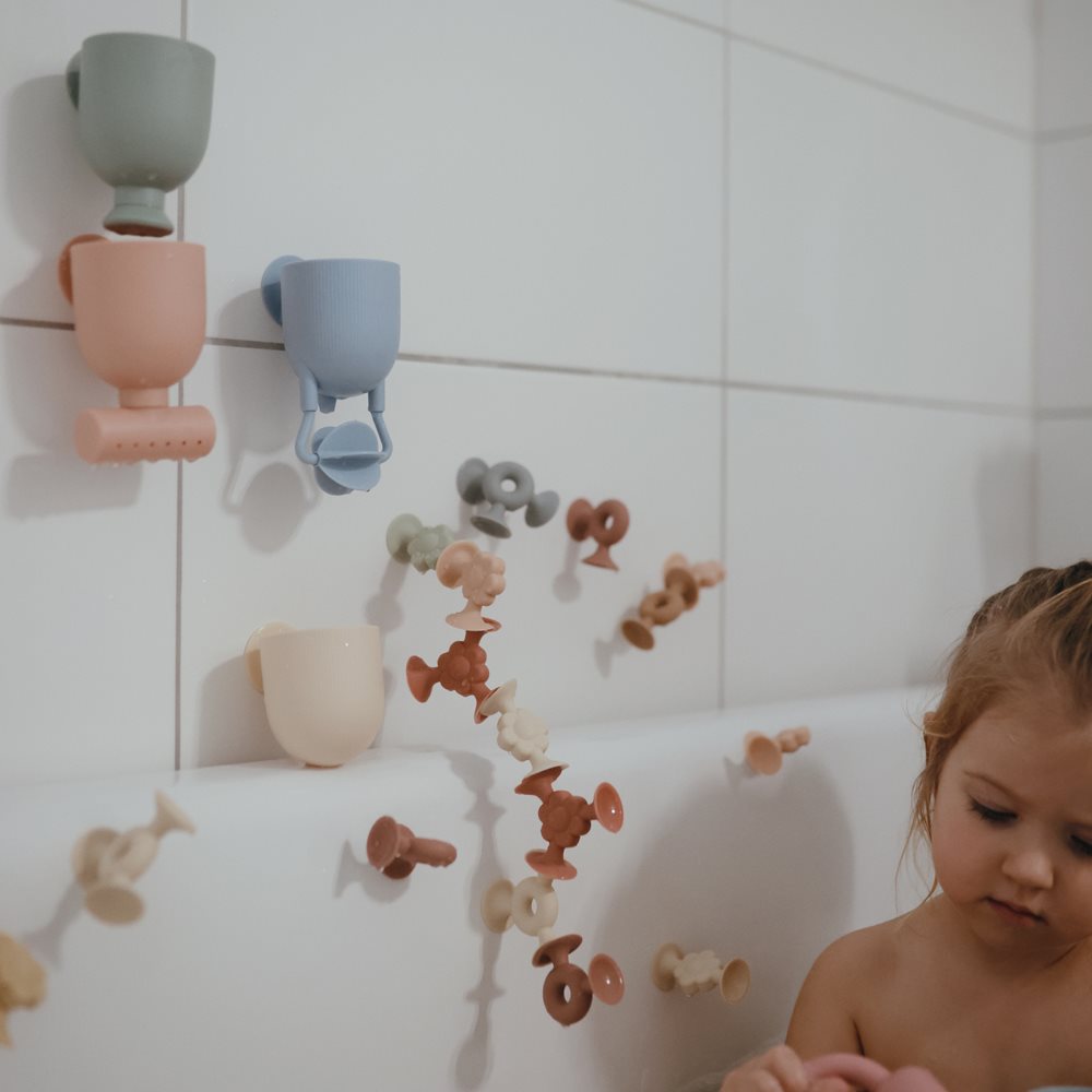 Mushie Kinder Badesielzeug Becherset mit Saugnäpfen 10m+
